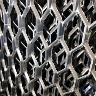 Алюминиевая декоративная просечно-вытяжная сетка 6х30х6,25 мм купить в Нижнекамске